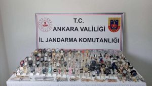 Ankara’da 3,2 milyon liralık kaçak saat ele geçirildi