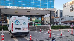 Antalya Serik Belediye binasına av tüfeğiyle ateş açıldı