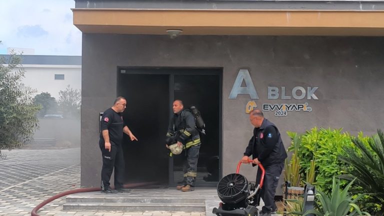 Antalya’da lüks dairede korkutan yangın
