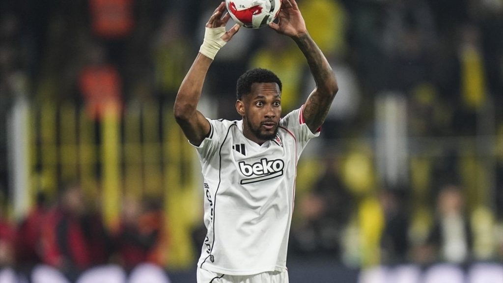 Beşiktaş’a Amir Murillo’dan kötü haber! Derbide ikinci yarıya çıkamadı