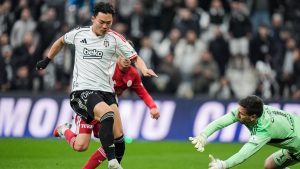 Beşiktaşlı Hyeon-Gyu Oh Güney Kore manşetlerinden inmek bilmiyor