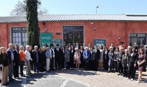 “Bir Tuval İki Nesil” resim sergisi Urladam’da ziyarete açıldı