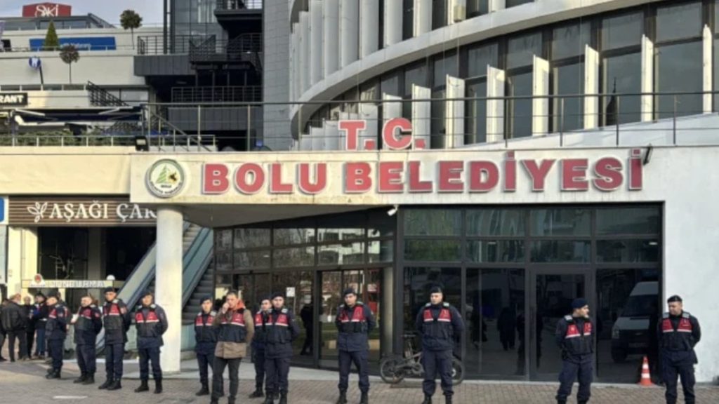 Bolu Belediyesi soruşturmasında tahliyelerine itiraz edilen 3 kişi tutuklandı