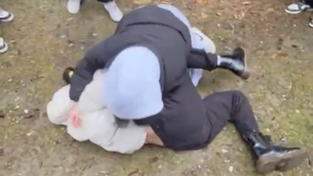 Bolu’da akran zorbalığı: Liseli kızı feci şekilde darbetti