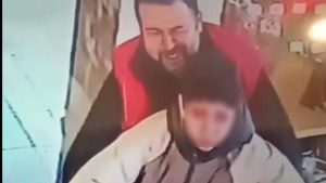 Bolu’da markette Heimlich manevrası