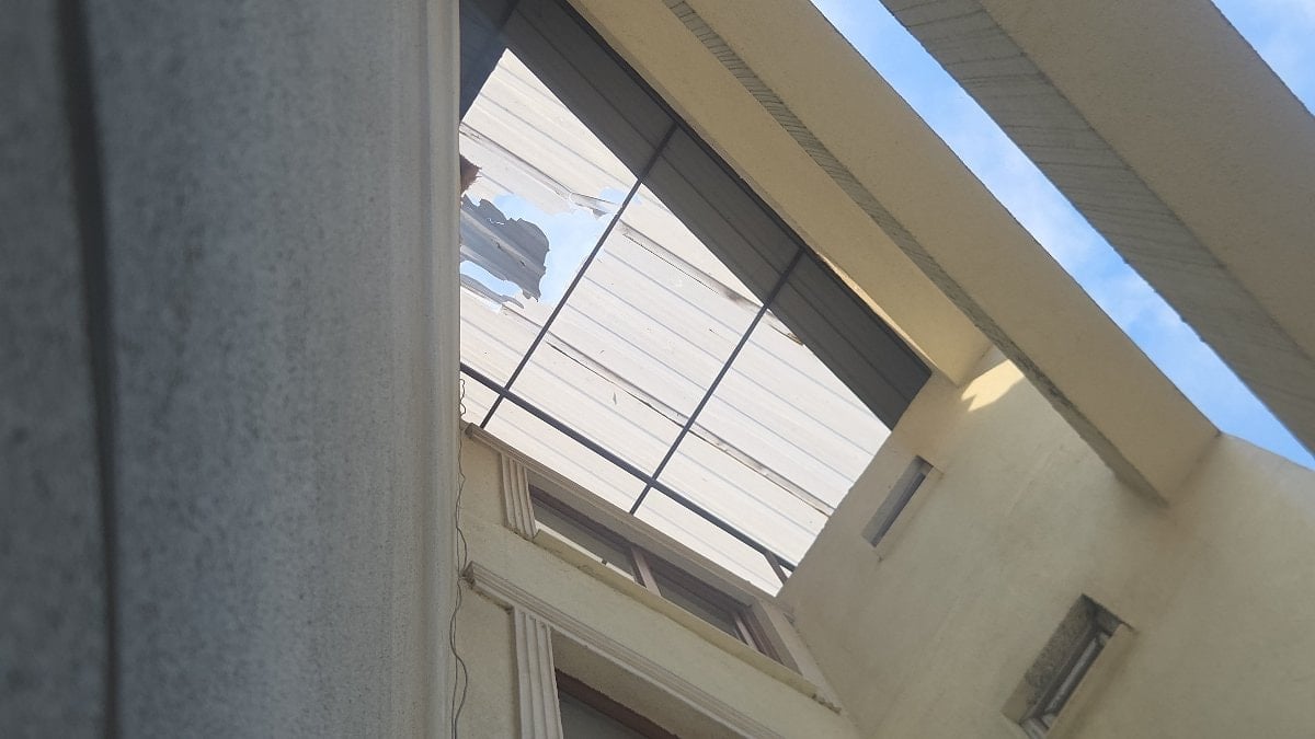 Bursa’da tamir için çıktığı çatıdan düştü