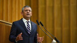 CHP, Avrupa yolunda: Özgür Özel, Ekrem İmamoğlu için tura çıkıyor
