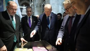Cumhurbaşkanı Erdoğan, “Muhteşem Cep Saatleri Koleksiyonu” sergisini ziyaret etti