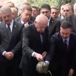 Devlet Bahçeli, Alparslan Türkeş’in kabrini ziyaret etti