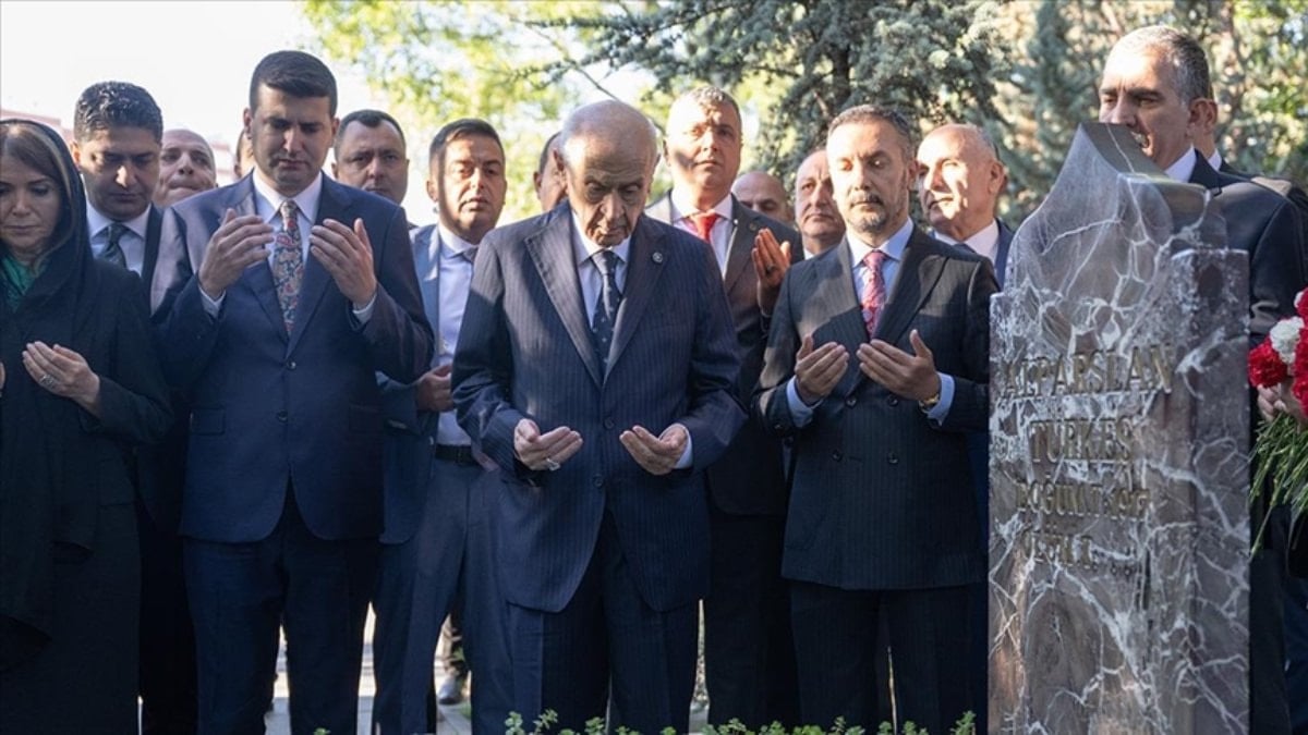 Devlet Bahçeli’den, Alparslan Türkeş’in vefat yıl dönümü için anma mesajı