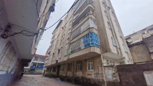 Diyarbakır’da yıkılma tehlikesi olan binadan tahliye