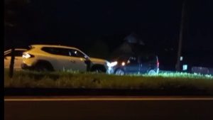 Düzce’de ters yönde seyreden otomobil sürücüsü, susmayan korna sesine aldırış etmedi