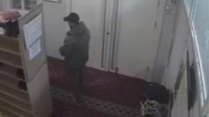 Eskişehir’de gasp şüphelisi camiden yer bildirimi yapınca yakayı ele verdi