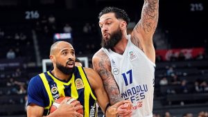 Fenerbahçe, Anadolu Efes’e şans tanımadı
