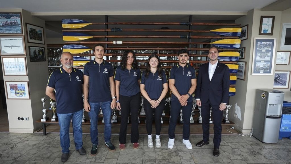 Fenerbahçe Kürek Şubesi’nde şampiyonluk sevinci yaşanıyor