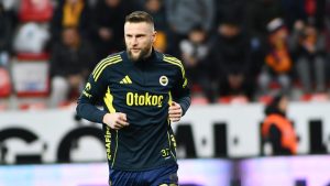 Fenerbahçe’de Milan Skriniar, ikinci yarıya çıkamadı