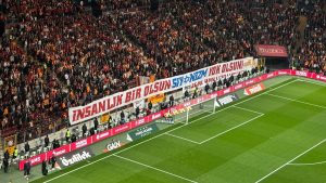 Galatasaray taraftarı İsrail’i protesto etti