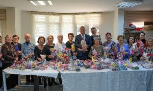 Gaziemir’in çınarlarından fidanlara 23 Nisan armağanı