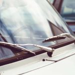 Gıcırdayan araç sileceklerini düzeltmenin yolu