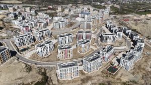 Hatay’da deprem konutları teslim edildi, kiralar dibi gördü