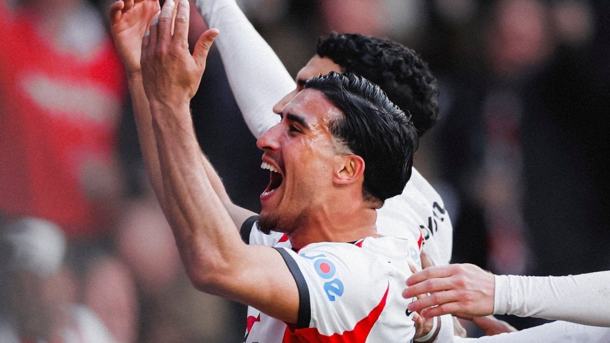 Hollanda Eredivisie’de şampiyon PSV