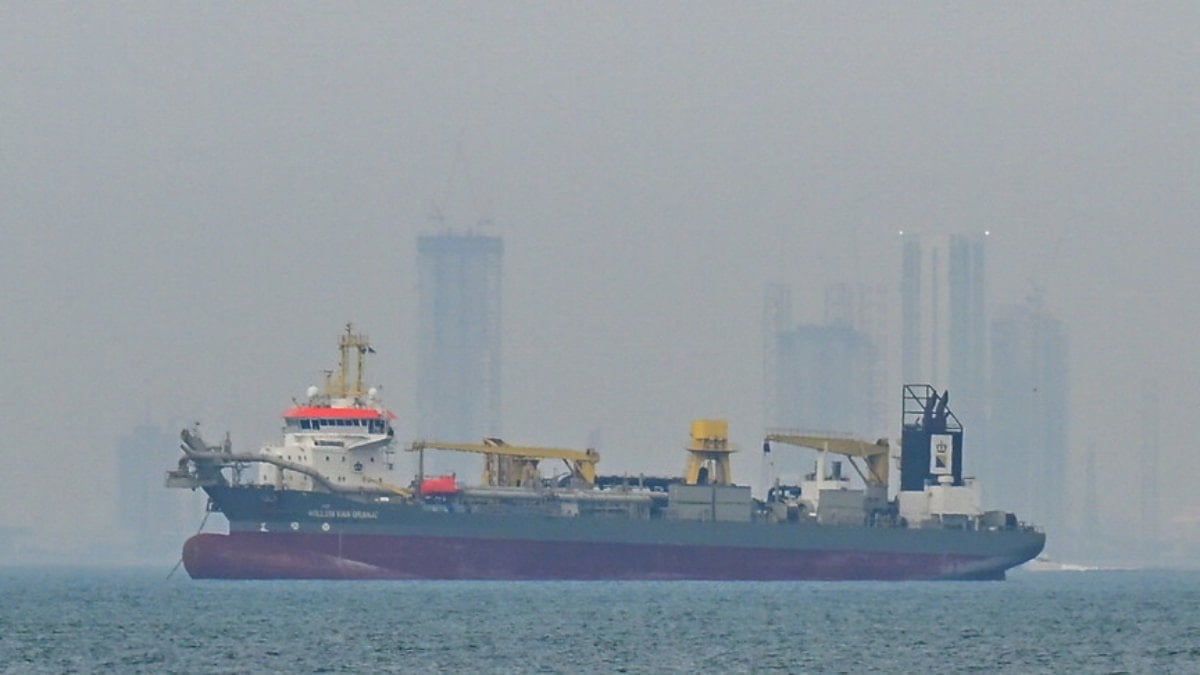 İran, Hürmüz Boğazı’nın yeniden açılması için savaş tazminatı istedi