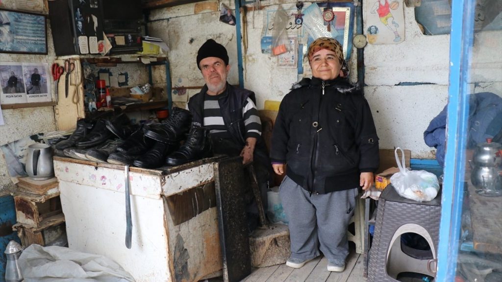 Isparta’da 2 metrekarelik dükkanda yarım asırlık emek