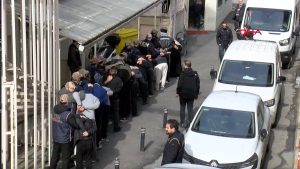 İsrail Başkonsolosluğu önünde silahlı saldırı: 17 şüpheli adliyede