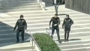İsrail Konsolosluğu önündeki çatışmada polislerle dalga geçenlere soruşturma