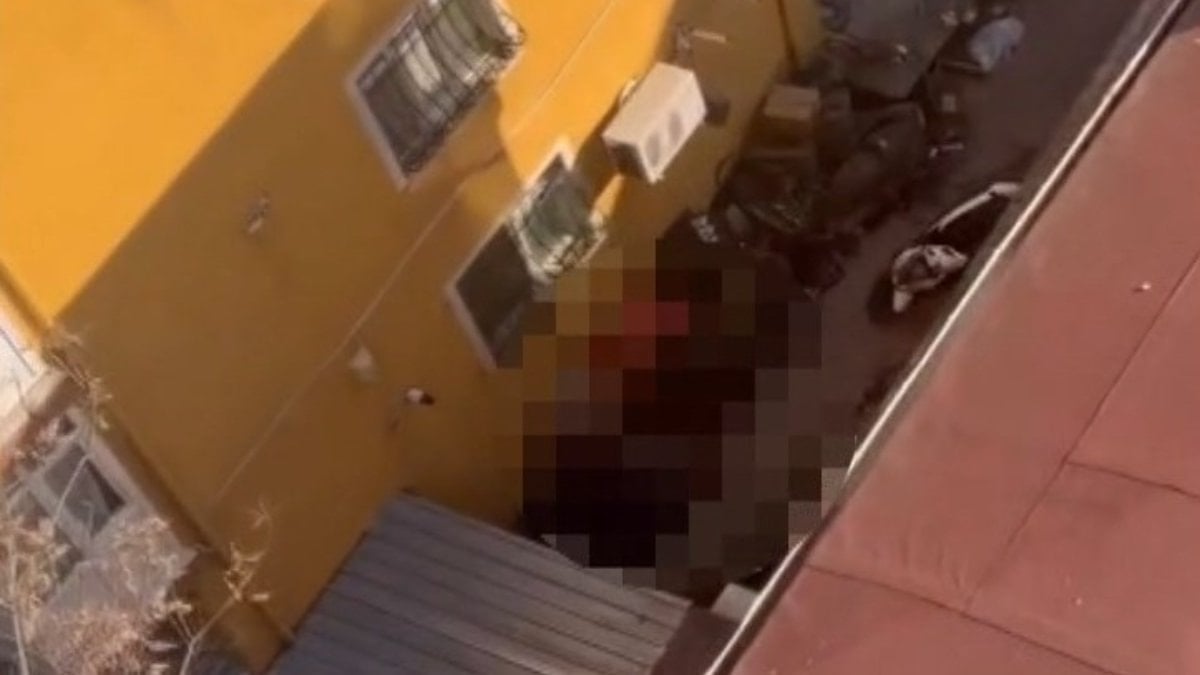 İstanbul’da bir kişi bıçakladığı kişi tarafından vurularak öldürüldü