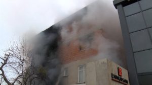 İstanbul’da hurdalıkta çıkan yangın kontrol altına alındı