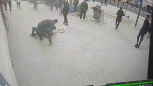 İstanbul’da iki kardeş ağabeyini dövdü