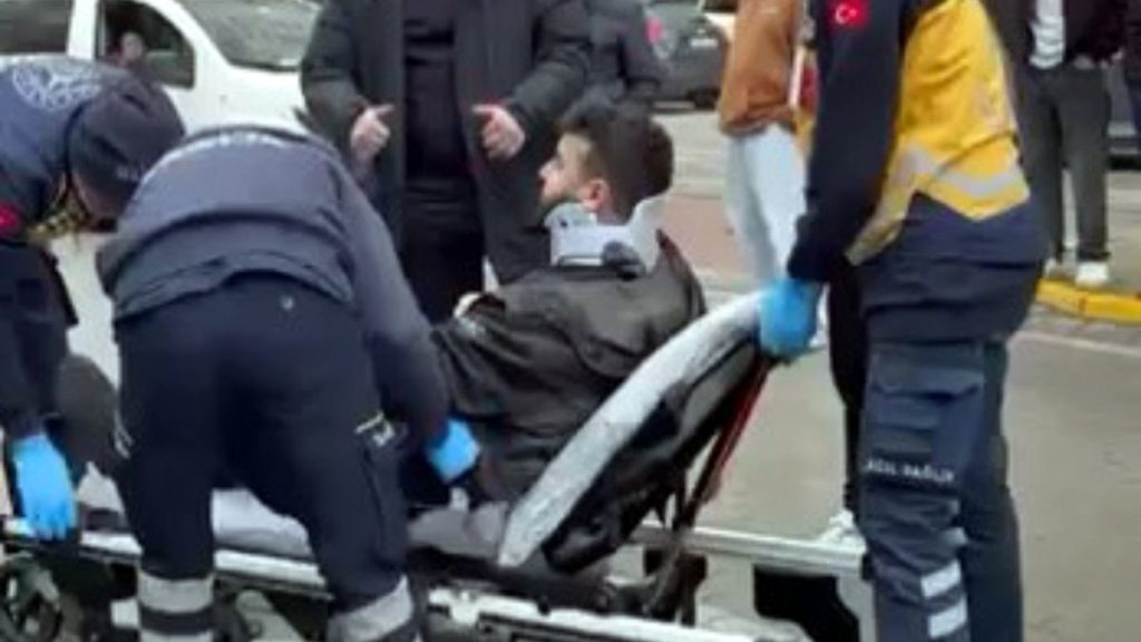 İstanbul’da kadın sürücü tartıştığı motokuryenin üzerine araç sürdü