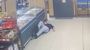 İstanbul’da kendilerinden şüphelenen çalışanı dövdüler