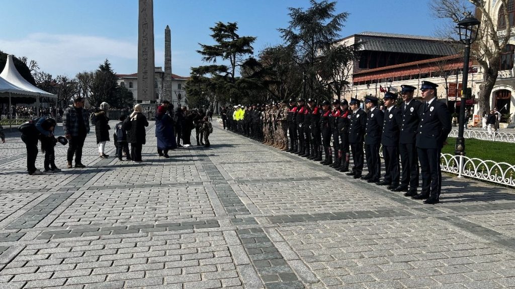 İstanbul’da Polis Haftası kortejine yoğun ilgi