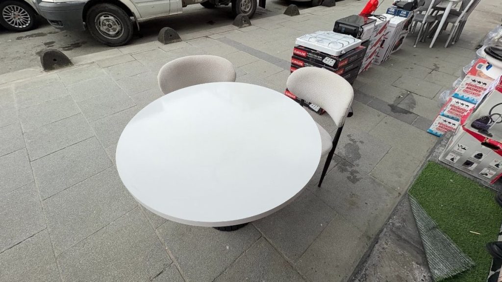 İstanbul’da sandalyesi çalınan mobilyacıdan hırsıza sitem: Abla takımı bozdun