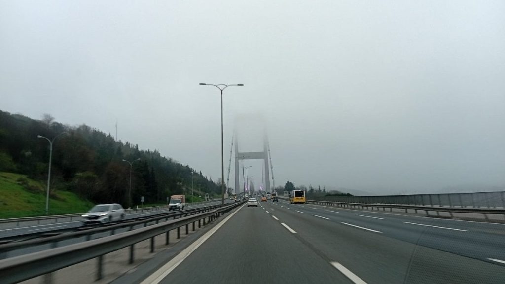 İstanbul’da sis etkisini gösteriyor