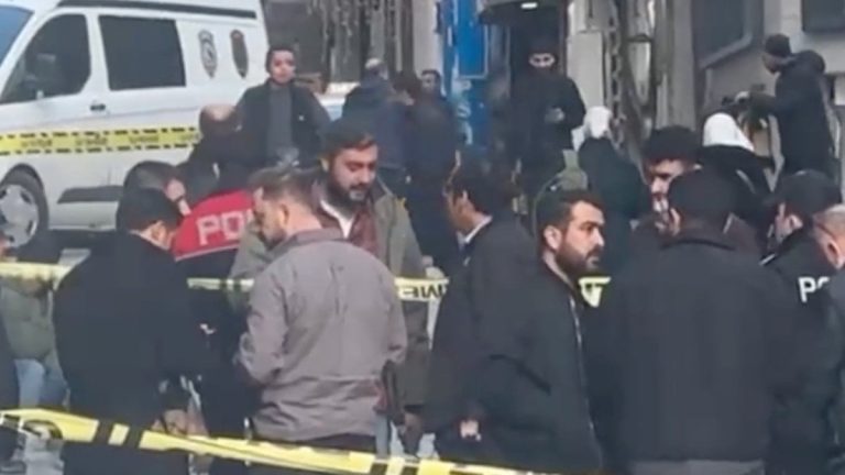 İstanbul’da sokak ortasında silahlı saldırıya uğrayan kurye kurtarılamadı