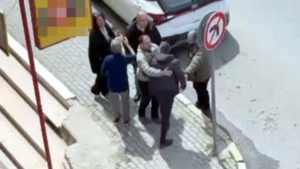 İstanbul’da ters yönde ilerledi: Tepki gösteren mahallelinin üzerine yürüdü