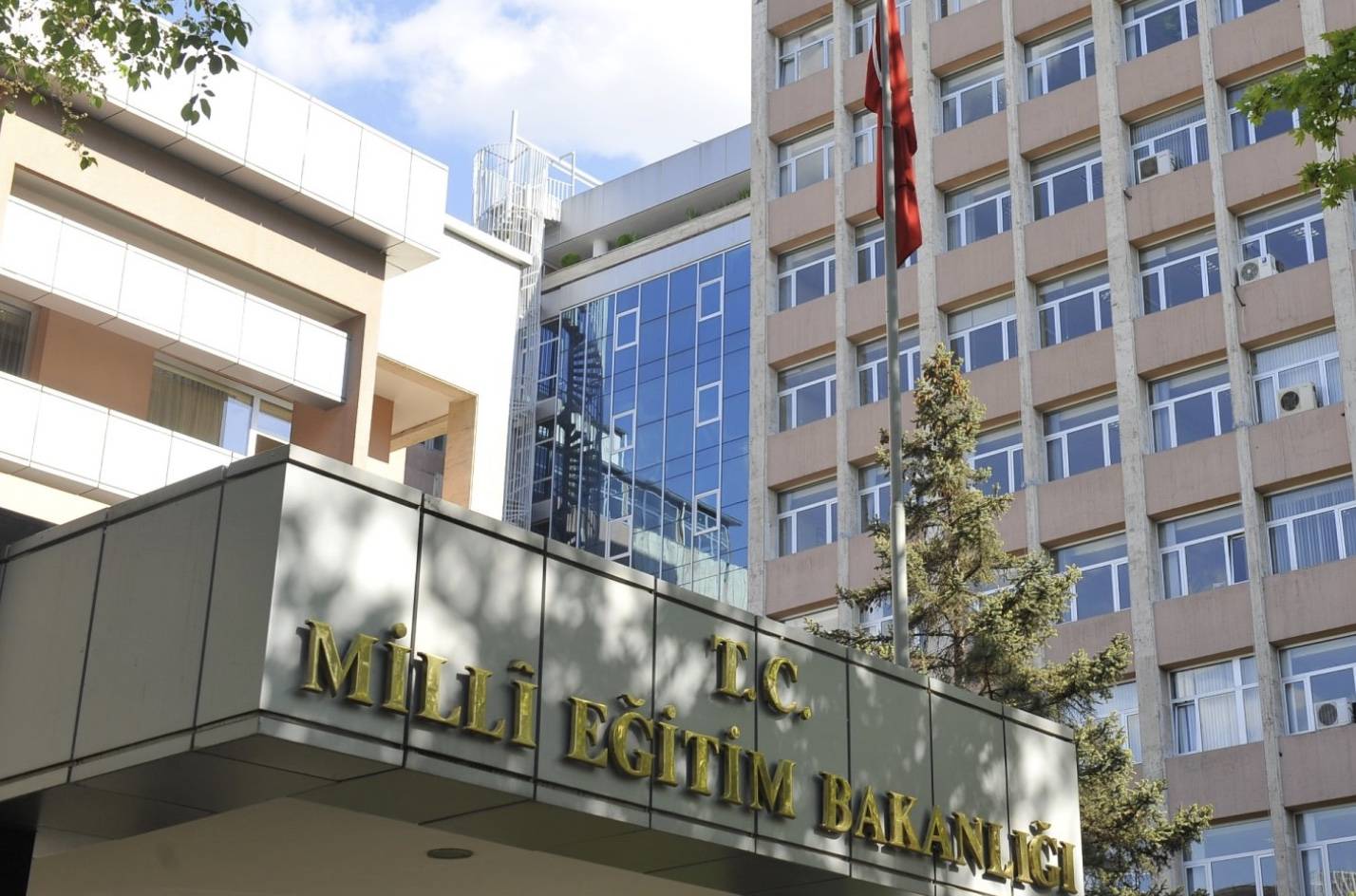 İzinsiz Faaliyet Gösteren Okullar