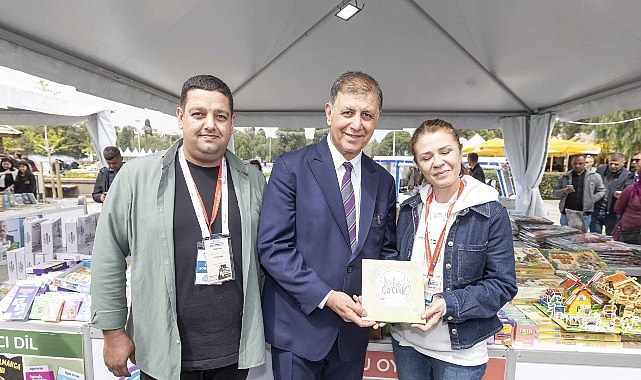 İzmir baharı kitapla karşılıyor