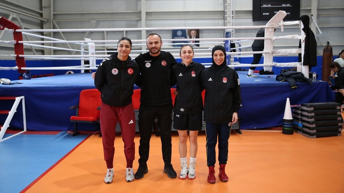 Kadın Boks Milli Takımı’ndan 4 sporcu Azerbaycan’da yumruk sallayacak