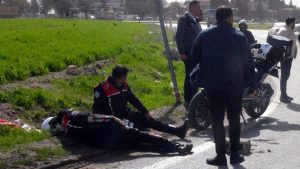 Kahramanmaraş’ta 17 yaşındaki otomobille polislere çarptı