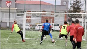 Kangrenden bacağını kaybeden ampute oyuncunun hayali dünya kupası