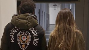 Kocaeli’de başkasına ait kartlarla 35 kez alışveriş yapan kişi yakalandı