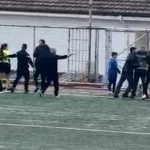 Kocaeli’de oynanan U11 maçında kadın hakeme saldırı girişimi