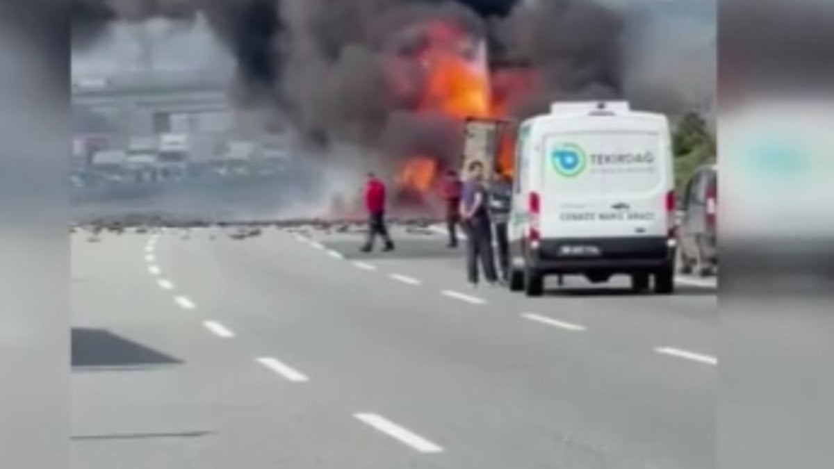 Kuzey Marmara Otoyolu’nda tır yangını