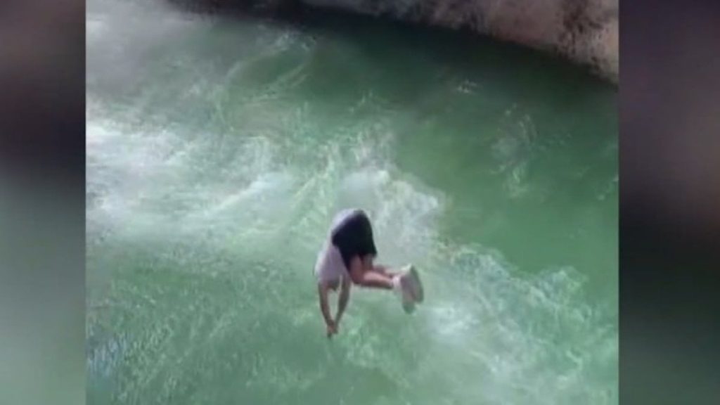 Mersin’de Berdan Çayı’na atlayan genç akıntıya kapılarak kayboldu