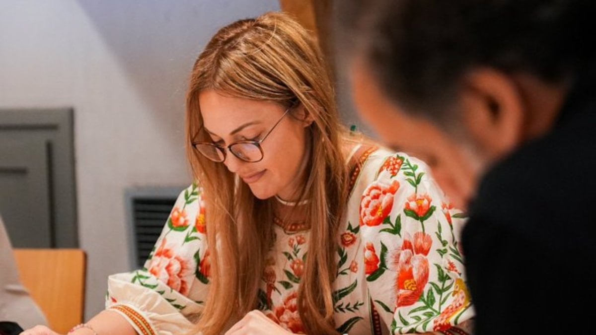 Meryem Uzerli ve Halit Ergenç yıllar sonra bir arada! Okuma provası yapıldı