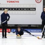 Milli curlingciler, ilki başarmanın mutluluğunu yaşıyor